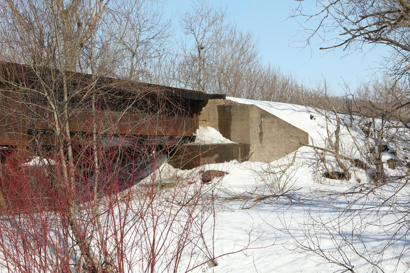 East abutment